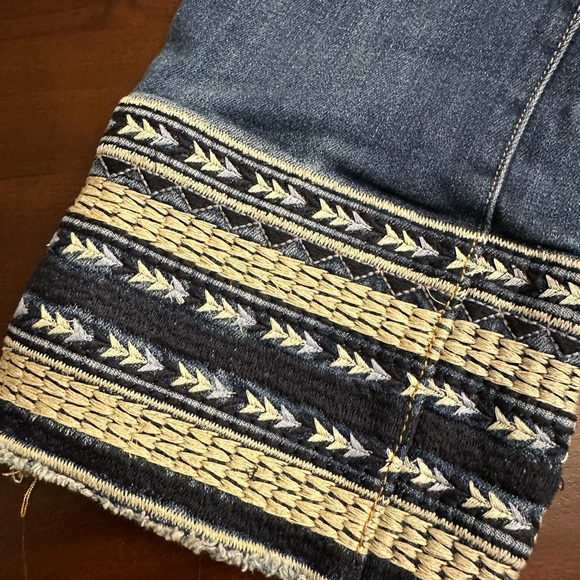 Driftwood Colette Embroidered Jeans (J4) - Picture 6 of 9